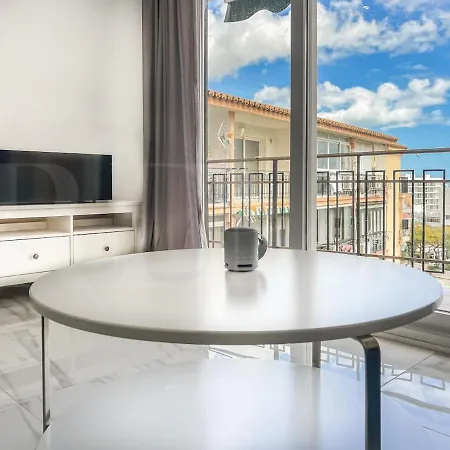 Seaview Retreat Close To The And Port By Rems