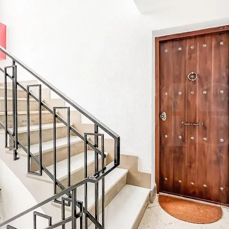 Seaview Retreat Close To The And Port By Rems Apartment